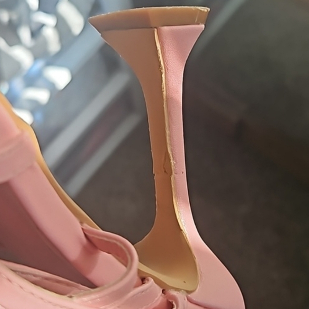 pink strappy heels size 6.5 Heel damaged/glue repaired - Picture 4 of 4